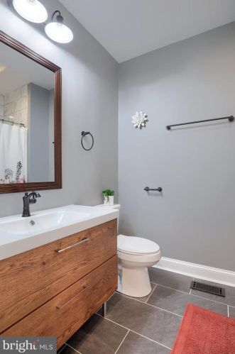 524 Orange St, Lancaster PA  17603-3665 exterior