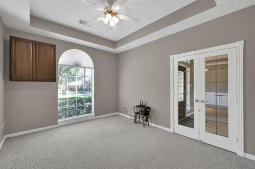 16 Westchester Dr, Conroe TX  77304-1144 exterior