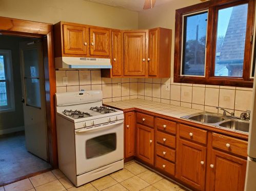 2914 Gustav St, Schiller Park, IL 60131-2907