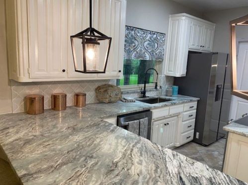 6005 Autumn Hills Dr, Fort Worth TX  76140-9695 exterior