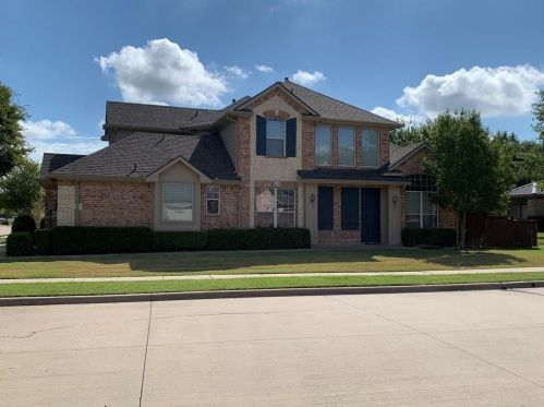 1700 Brookview Dr, Carrollton TX  75007-1495 exterior
