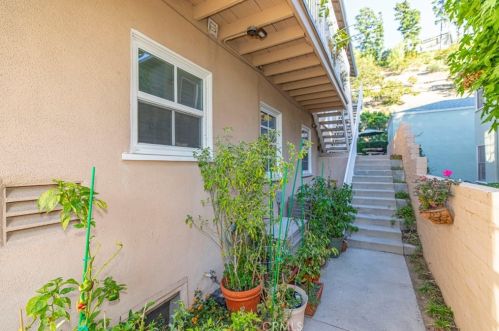 1100 Verdugo Rd, Glendale CA  91208-2918 exterior