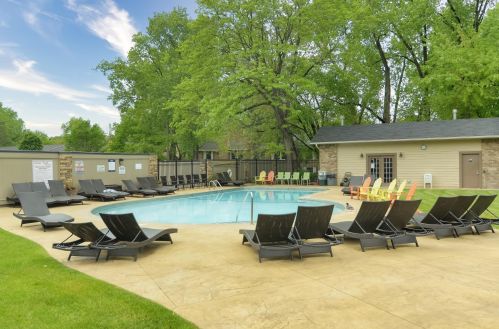 4418 Cedar Lake Rd, Minneapolis MN  55416-3746 exterior