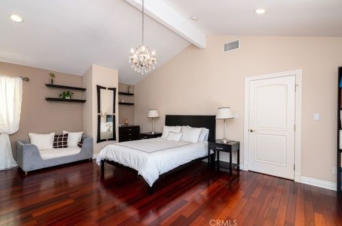3217 Dora Verdugo Dr, Glendale CA  91208-1756 exterior