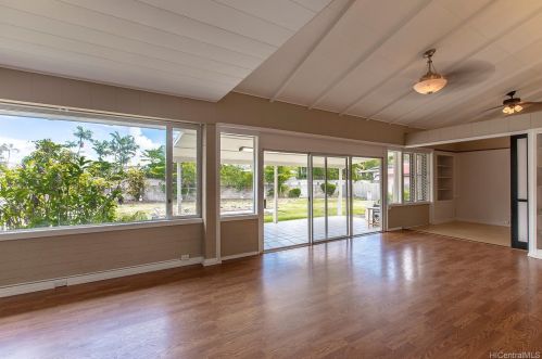 44667 Kaneohe Bay Dr, Kaneohe, HI 96744