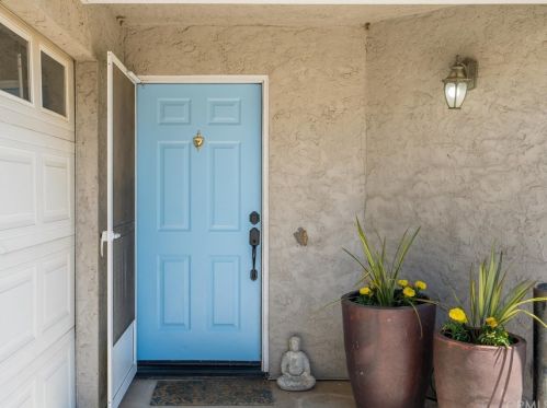 18 Baroni Dr, Chico, CA 95928-4316