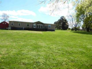 1517 Denton Dr, Dandridge, TN 37725-6327