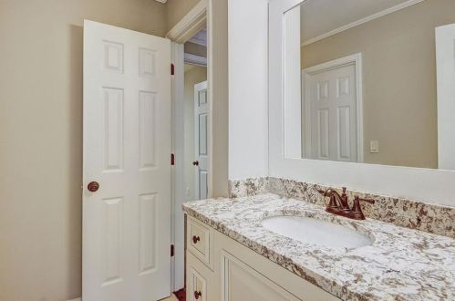 4800 Berkeley Walk Pt, Duluth GA  30096-6193 exterior