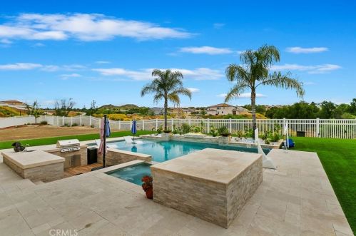 16105 Mariposa Ave, Riverside CA  92504 exterior