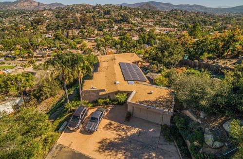 1301 Van Vechten Rd, El Cajon, CA 92019-3258