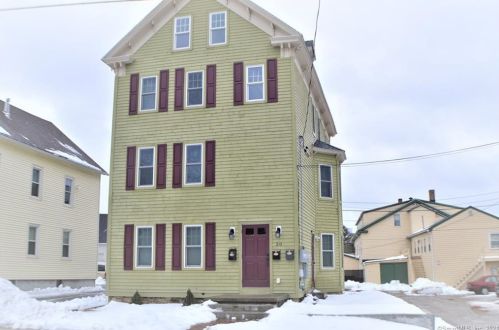 20 Water St, Killingly, CT 06239-2840