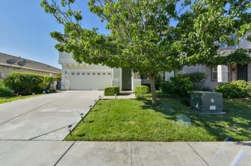 8554 Wing Dr, Elk Grove, CA 95758-9537