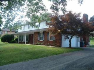 140 Baldsmere Dr, York, PA 17403-5102
