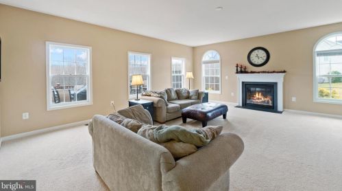 49 Regal Ln, Fredericksburg, VA 22406-5800