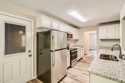 3188 Dodson Dr, Atlanta GA  30344-5320 exterior