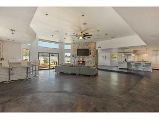 2816 La Mesa Dr, Henderson NV  89014-3717 exterior