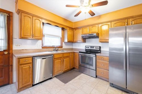 436 Peach Orchard Rd, Waterbury, CT 06706-2859