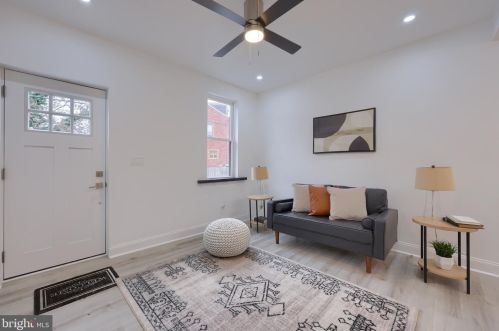 30 Strawberry St, Lancaster, PA 17603-3911