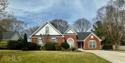 135 Graymist Ln, Loganville, GA 30052-7817