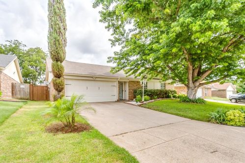 1244 Steinburg Ln, Fort Worth, TX 76134-3401