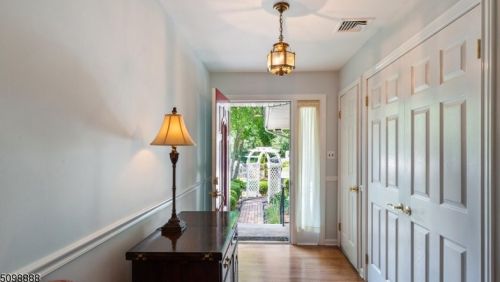 31 Washington Ave, Princeton NJ 08540-8406 exterior