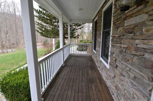 316 Charcoal Ave, Waterbury, CT 06762-1905