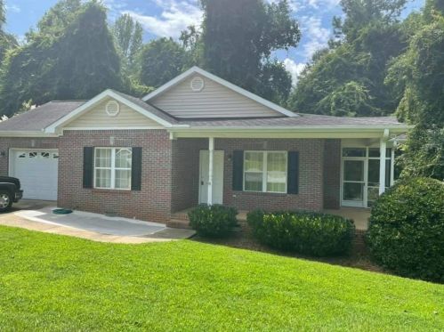 92 Cypress Ct, Toccoa, GA 30577-6332