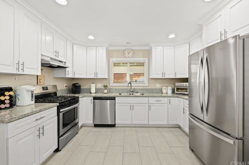 917 Notre Dame St, Upland CA 91786-2761 exterior