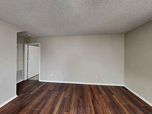 10322 Budtime Ln, Dallas, TX 75217-3572