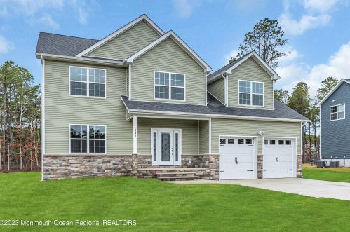 500 Woodhaven Blvd, Berkeley Township, NJ 08721-2739