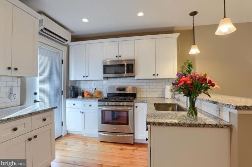 28 Vine St, Lancaster PA  17603-3943 exterior