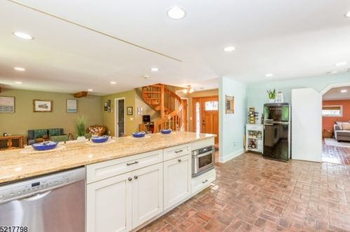 141 Glenside Ave, Scotch Plains NJ  07076-1528 exterior