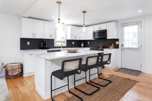 65 Quintard Ave, Norwalk CT  06854-3713 exterior
