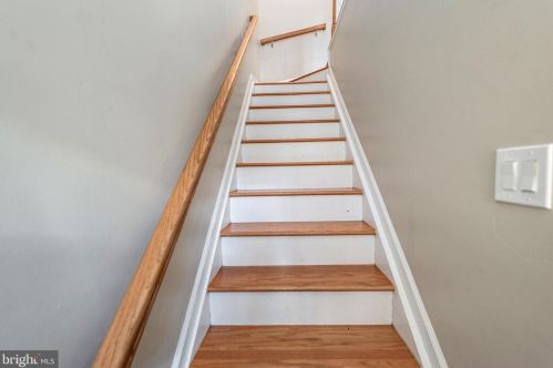 2818 Chablis Cir, Woodbridge VA  22192-1914 exterior