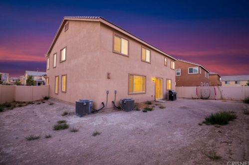 43834 46th St, Lancaster, CA 93536-2365