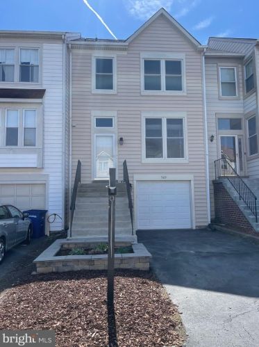 505 Dakota Dr, Herndon, VA 20170-5470