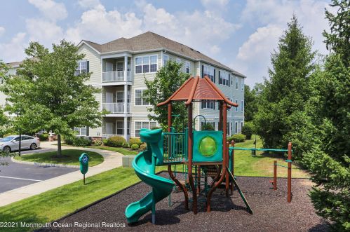 622 Ml Pond Way, Tinton Falls NJ 07724-2478 exterior