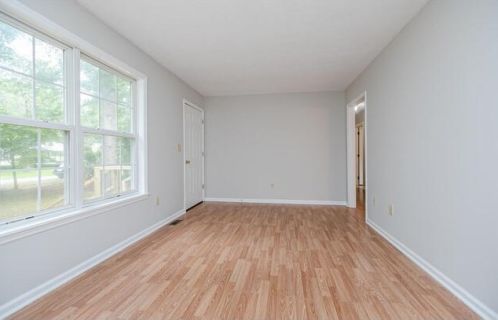 209 Thurmond St, Meeting Street, SC 29824-1157
