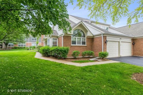 115 Yale Ct, Glenview, IL 60026-5916