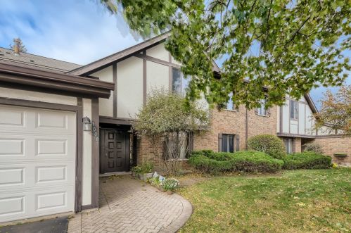 1008 Nichols Rd, Palatine, IL 60074-2216