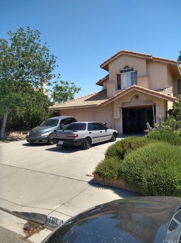 1660 Via Bello Dr, Rialto, CA 92377-3865