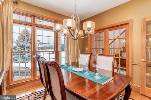 5 Linden Dr, Carlisle PA 17015-6906 exterior