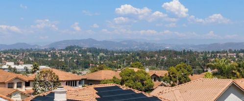 1950 Cherrywood St, Vista, CA 92081-7359