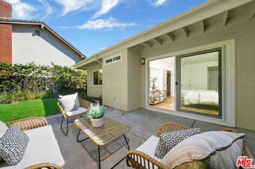 4871 Paseo De Vega, Irvine CA  92603-3322 exterior
