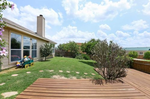 5601 Seafield Ln, Fort Worth TX  76135-2531 exterior