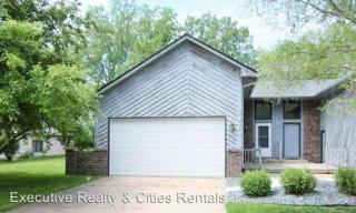 4111 Oxford St, Saint Paul MN  55126-6153 exterior