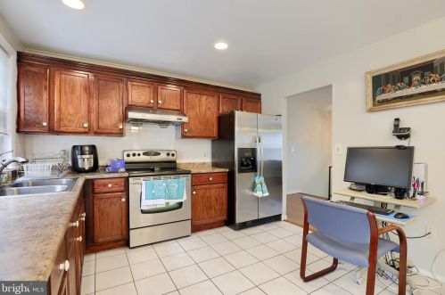 111 Tanglewood Ln, Lancaster PA  17601-3315 exterior