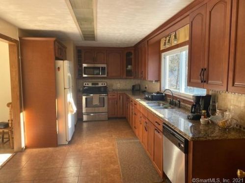 1949 Newfield Rd, Torrington CT  06790-2128 exterior