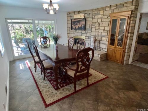 1102 Riviera Dr, Santa Ana CA 92706-1543 exterior