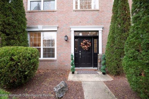 140 Plumstead Dr, East Freehold NJ  07728-9513 exterior